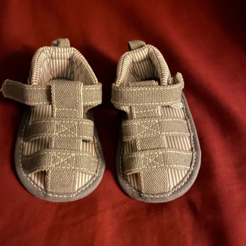 STEPPING STONES SOFT BOTTOM VELCRO STRAP SHOES FOR BABY BOYS GRAY SIZE:2(3-6M)